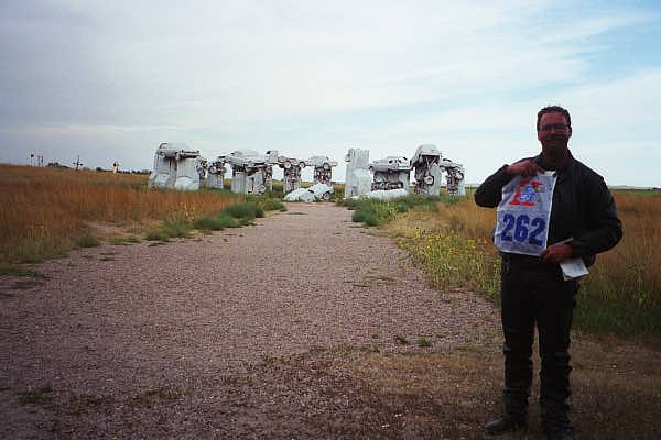 2000-08-bl2-carhenge.jpg